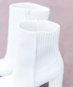Qupid Veronica Booties- Cream Accessories
