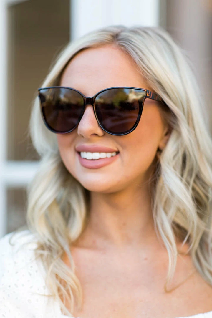 Cramilo Eyewear Retro Cat Eye Tortoise Sunglasses