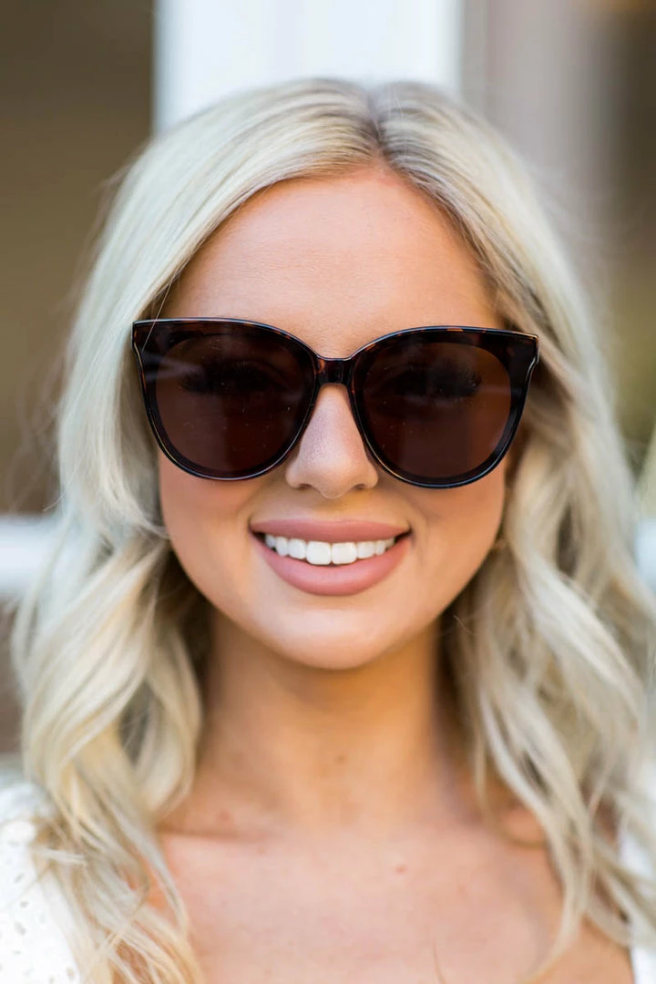 Cramilo Eyewear Retro Cat Eye Tortoise Sunglasses