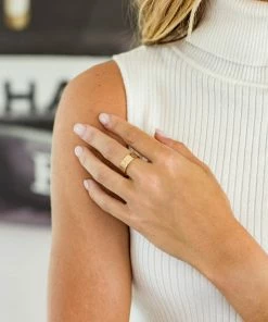 A.v Max Nailhead Ring