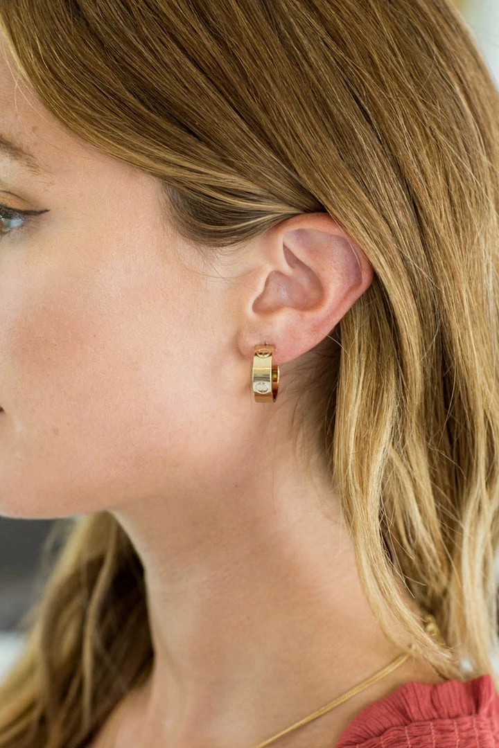 A.v Max Small Nailhead Hoop Earring