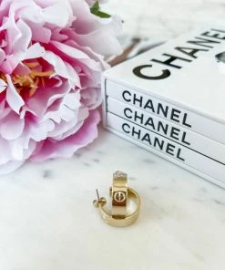 A.v Max Small Nailhead Hoop Earring